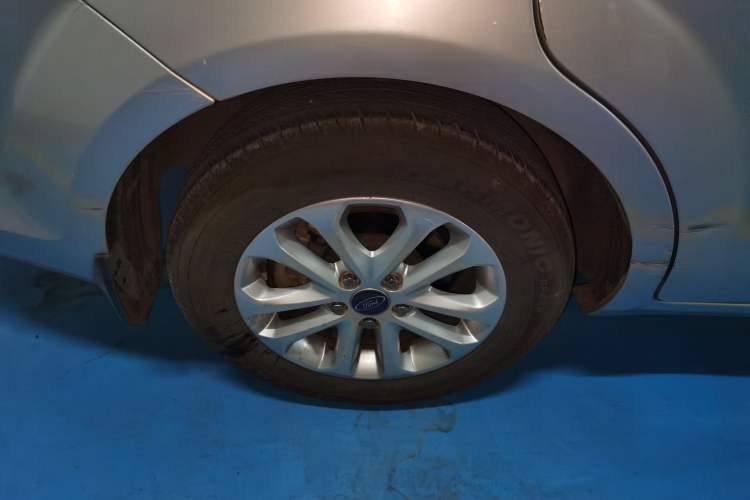 Used Ford Focus 2012 Sedan Classic 1.8L Automatic Fashion Edition
