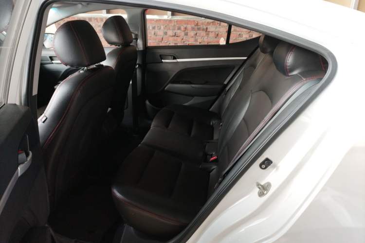 Used Hyundai Elantra (6th Generation / Lingdong) 2018 1.6L Automatic 15th Anniversary Special Edition Left Rear Seat