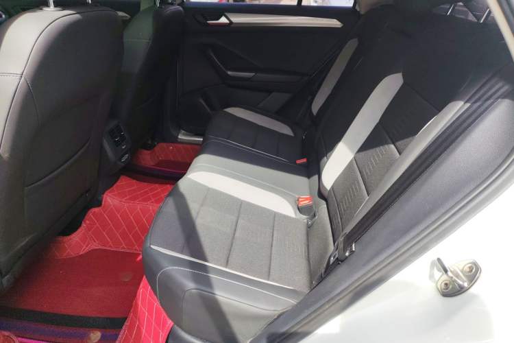 Used Volkswagen T-ROC 2020 230TSI DSG Two-Wheel Drive Advanced Version Left Rear Seat