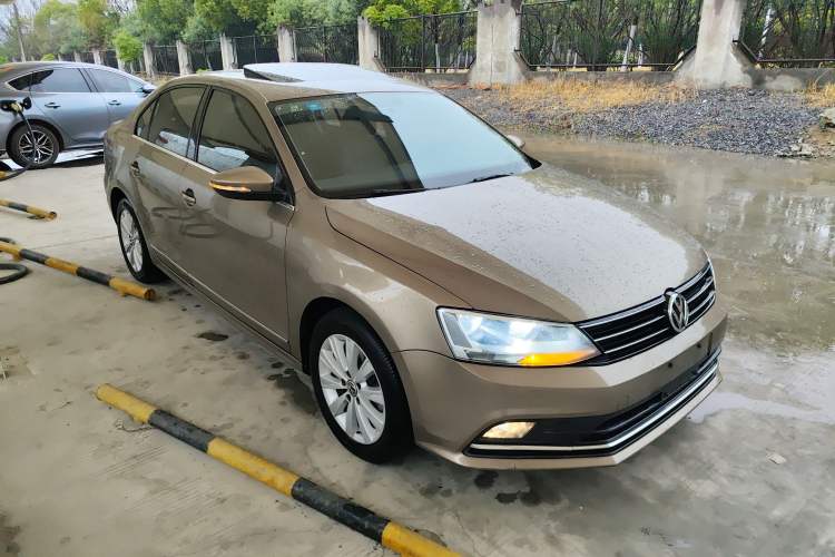 Used Volkswagen Sagitar 2016 230TSI 25th Anniversary Edition
