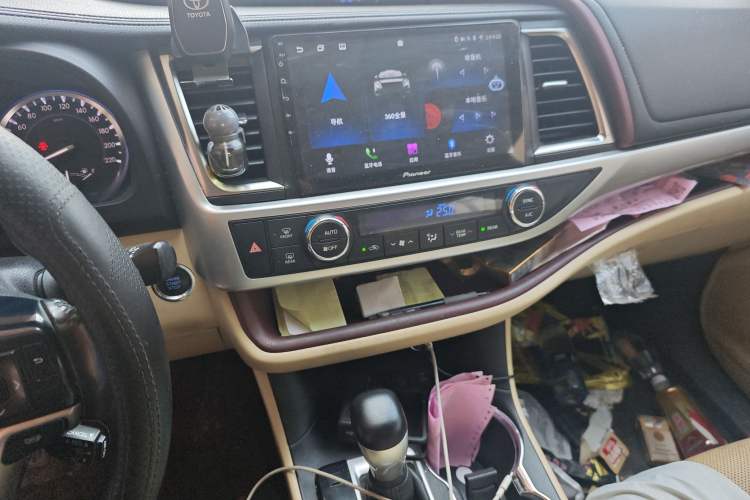 Used Toyota Highlander 2015 2.0T Four-Wheel Drive Luxury Edition 7-Seater Audio And AC Panel