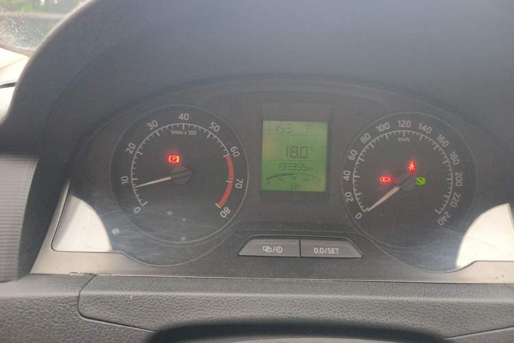 Used Skoda Rapid 2013 1.6L Automatic Smart Selection Model
