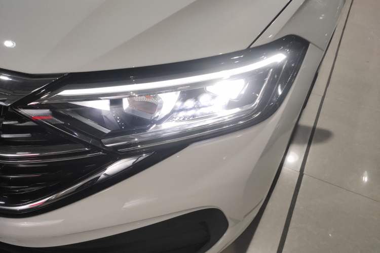 Used Volkswagen Sagitar 2026 Model 30 Million Units Selected 300TSI DSG Surpassing Edition
