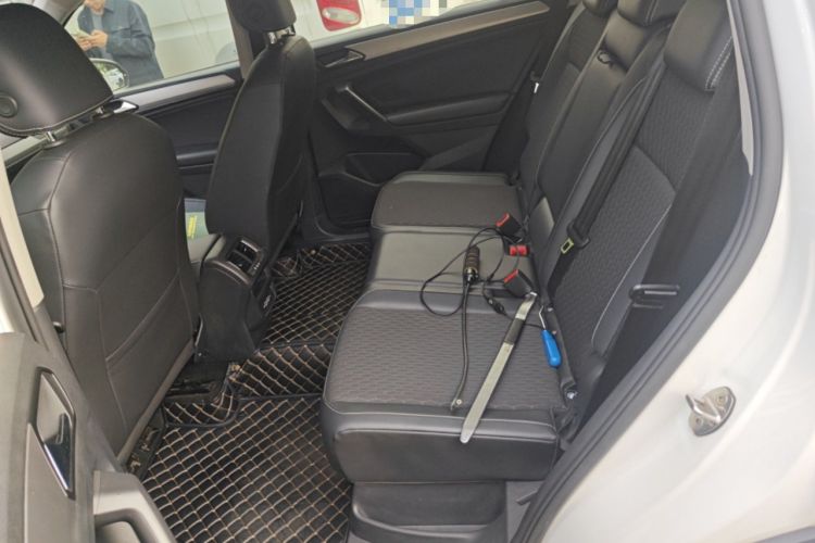 Used Volkswagen Tiguan L 2020 330TSI Automatic Two-Wheel Drive Luxury Edition China VI Standard Left Rear Seat