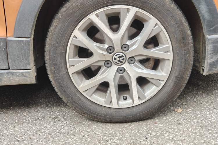 Used Volkswagen Polo 2016 1.6L Cross Polo Automatic
