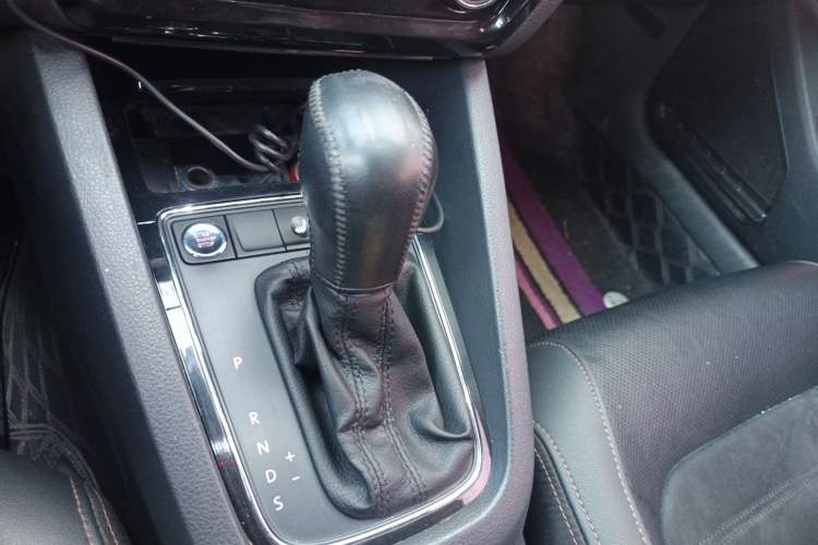 Used Volkswagen Sagitar 2017 230TSI Automatic Luxury Edition
