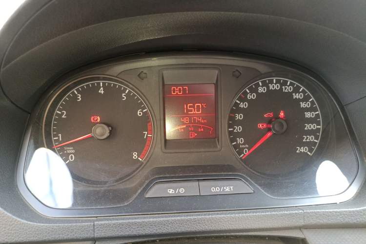 Used Volkswagen Jetta 2015 Zhuihui Edition 1.4L Manual Fashion Model