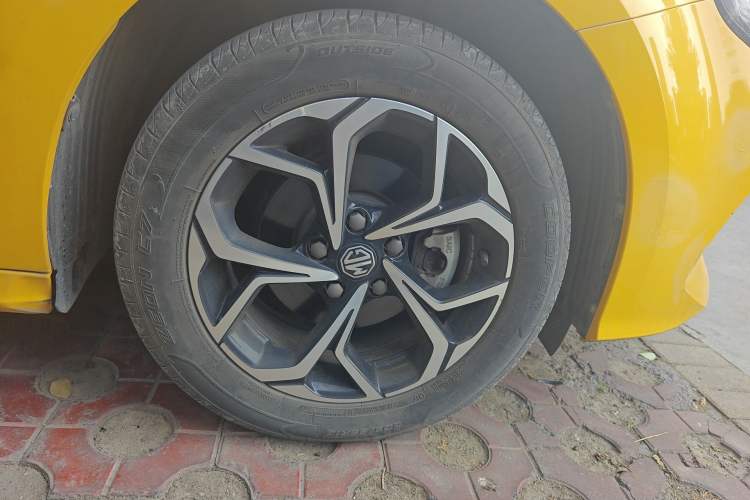 Used MG 5 2021 180 DVVT CVT Youth Luxury Edition Right Front Wheel Hub