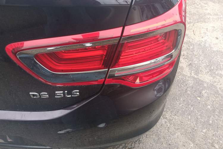 Used DS 5LS 2015 1.6T Elegant Edition THP160
