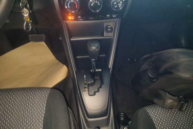 Used Toyota Vios 2017 1.3L CVT Sharp Edition Gear Lever
