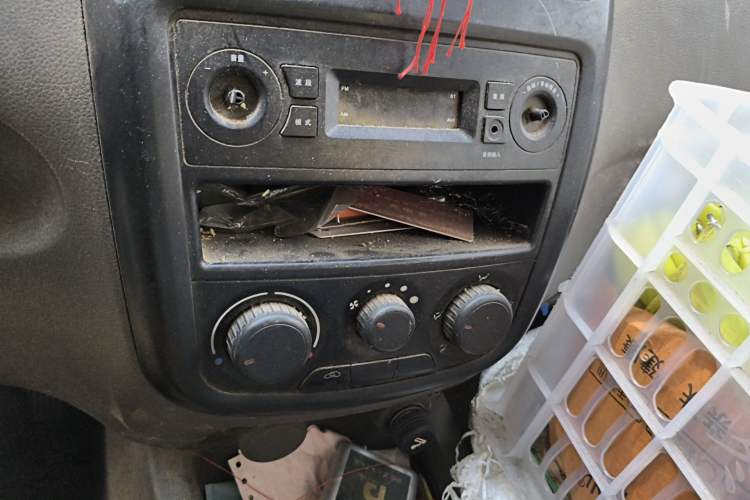 Used Wuling Rongguang V 2015 1.2L Practical Model
