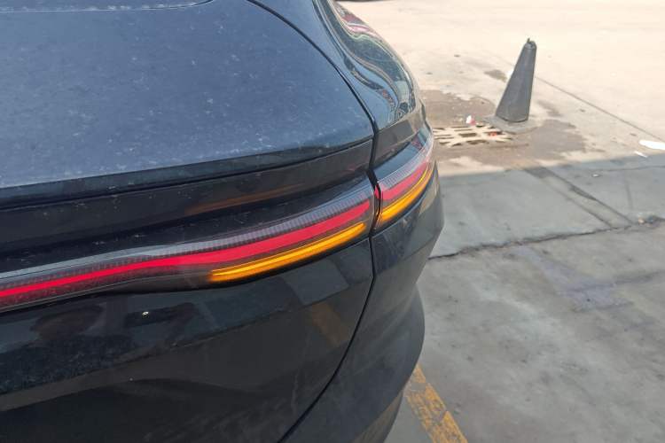 Used Nio ES6 2024 75 kWh Right Rear Taillight
