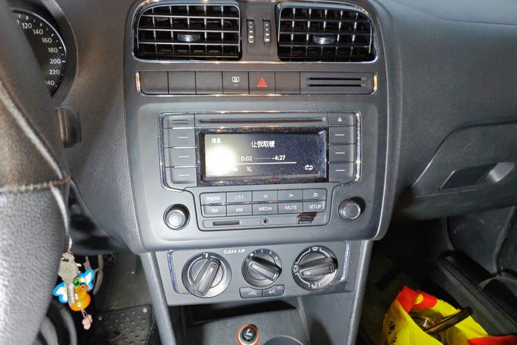 Used Volkswagen Polo 2016 1.6L Automatic Comfort Model
