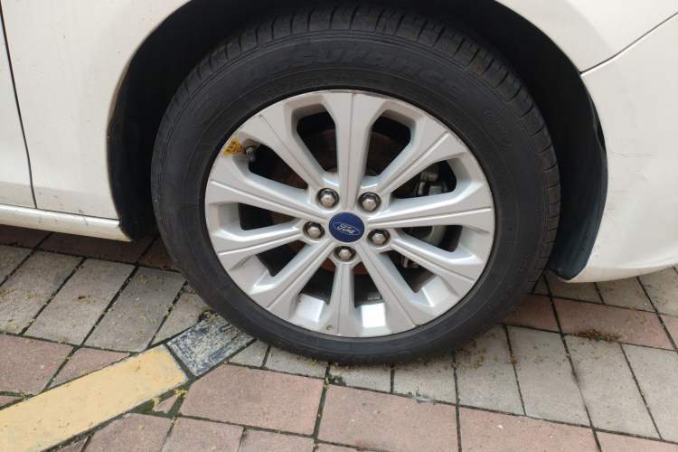 Used Ford Escort 2015 1.5L Automatic Fashion Model