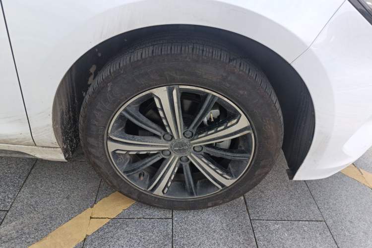 Used BYD Destroyer 05 2022 DM-i 120KM Prestige Model Right Front Wheel Hub