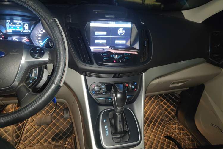 Used Ford Kuga 2013 1.6L GTDi 4x4 Elite Model Audio And AC Panel