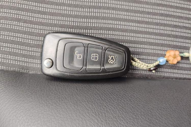 Used Ford Focus 2012 Sedan 1.6L Automatic Fashion Edition