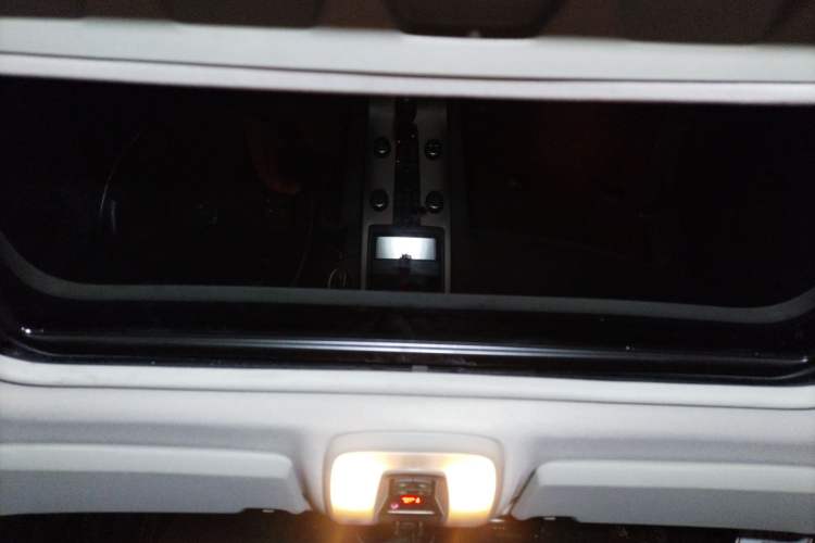 Used Volvo S40 2011 2.0L Automatic ZhiShang Edition Headliner