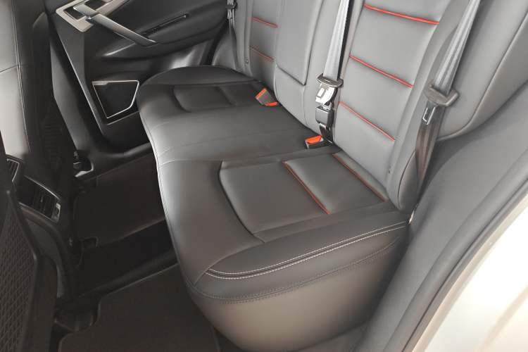 Used Geely Auto Emgrand X7 Sport 2018 1.8TD Automatic Two-Wheel Drive Smart Connect 4G Internet Edition