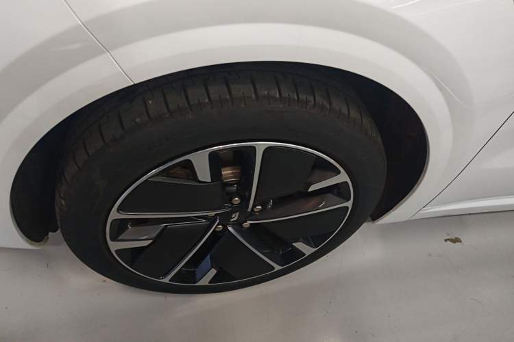 Used Li Auto L6 2025 Pro Smart Refresh Edition Exterior 4