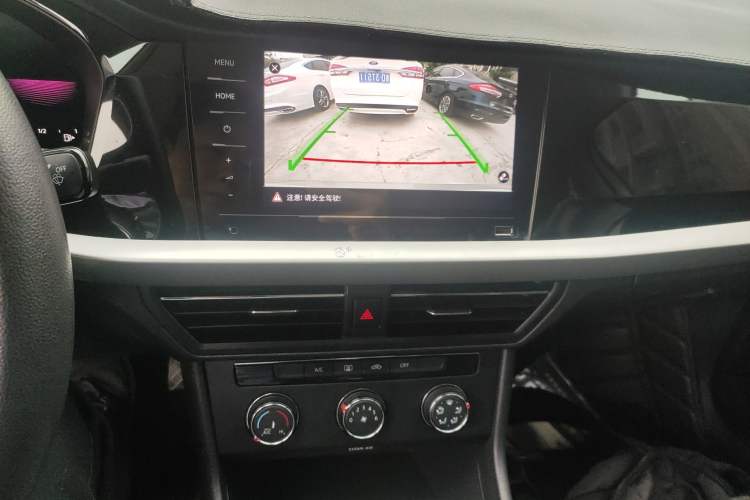 Used Volkswagen Lavida 2022 280TSI DSG Comfort Edition Audio And AC Panel