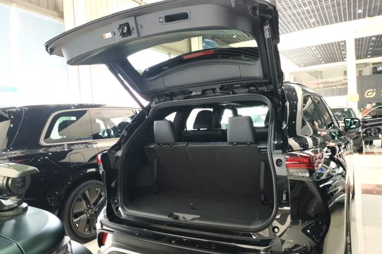 Used Toyota Crown Kluger 2026 Model 2.5L HEV All-Wheel-Drive Prestige Edition Trunk