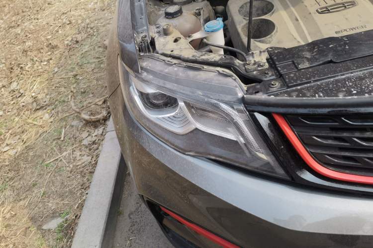 Used Geely Auto Emgrand X7 Sport 2021 1.8TD DCT Two-Wheel Drive Asian Games Edition Right Front Headlight