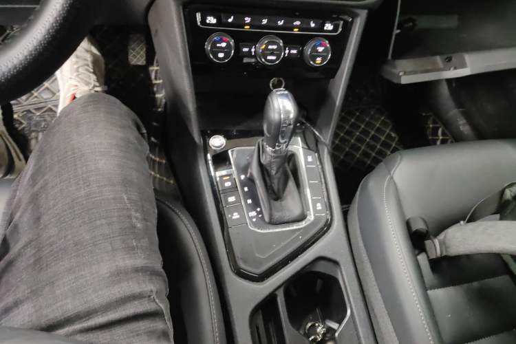 Used Volkswagen Tharu 2020 280TSI Two-Wheel Drive Luxury Edition China VI Standard