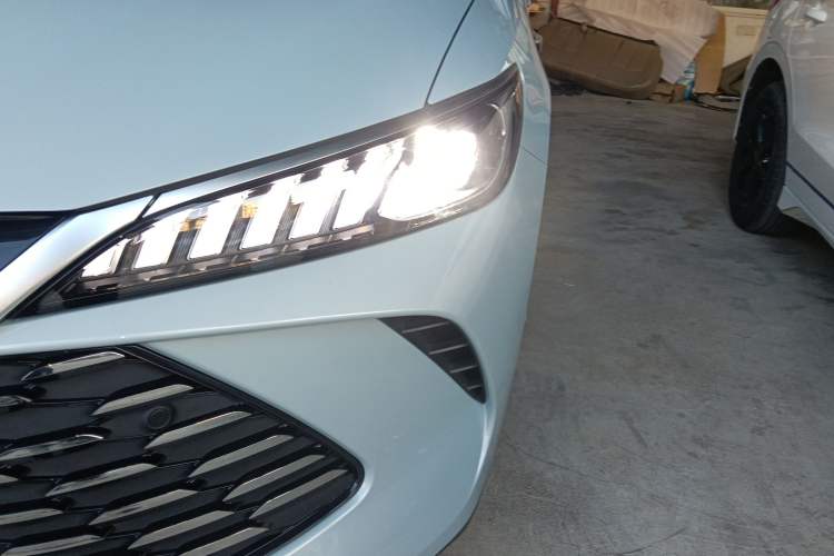 Used BYD Qin PLUS 2025 DM-i Smart Drive 120KM Superior Model
