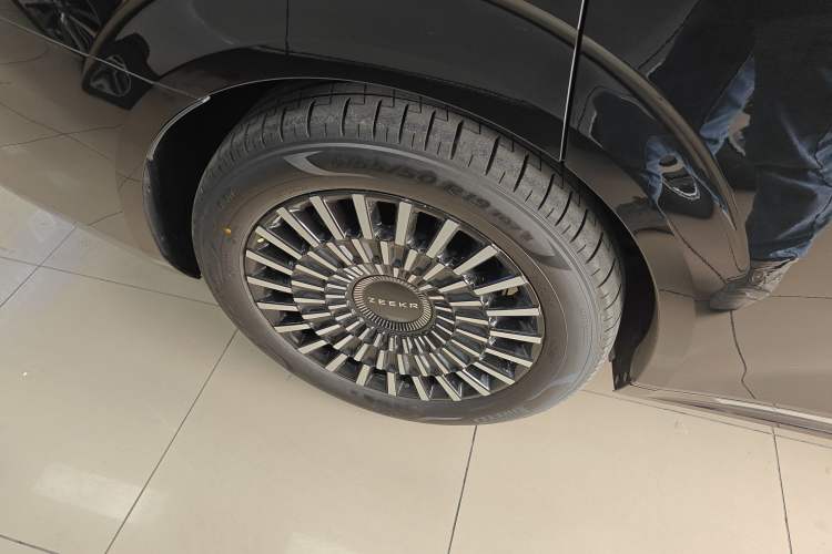 Used Zeekr 009 2024 7-Seater Aisle Version 108 kWh