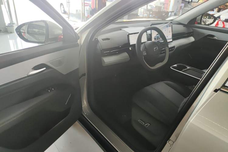 Used Bestune Yueyi 03 2025 565km Enjoy Edition
