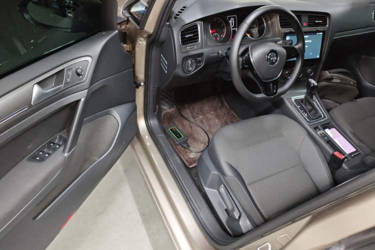 Used Volkswagen Golf 2015 1.4TSI Automatic Comfort Model