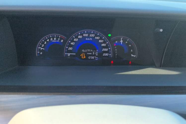 Used Honda Elysion 2015 2.4L VTi-S Prestige Edition Odometer Close Up