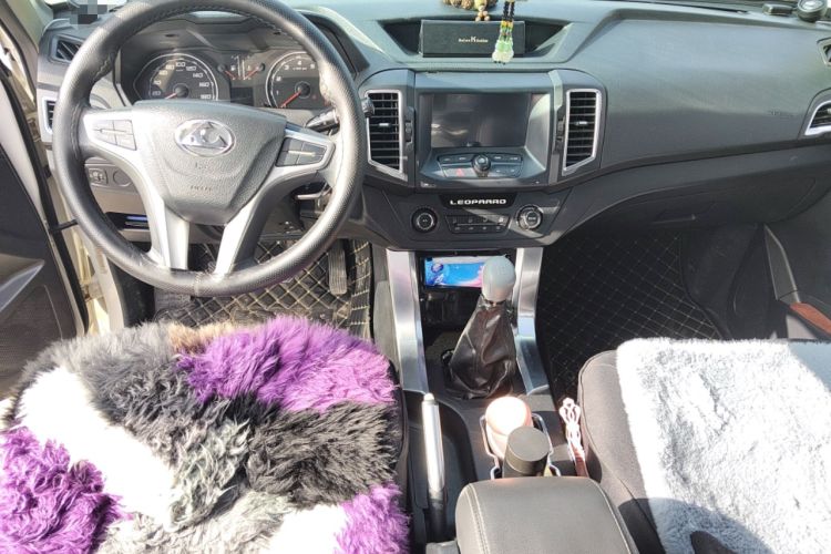 Used Leopaard Q6 2015 2.4L Manual Two-Wheel-Drive Elite Model