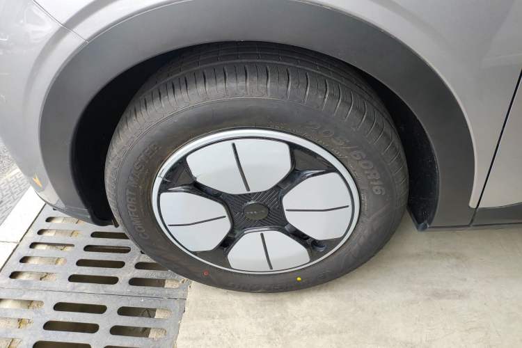 Used Geely Galaxy Geome 2025 310km Youth Edition Exterior 4