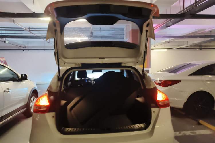 Used Ford Focus 2015 Hatchback 1.6L Automatic Comfort Model Trunk