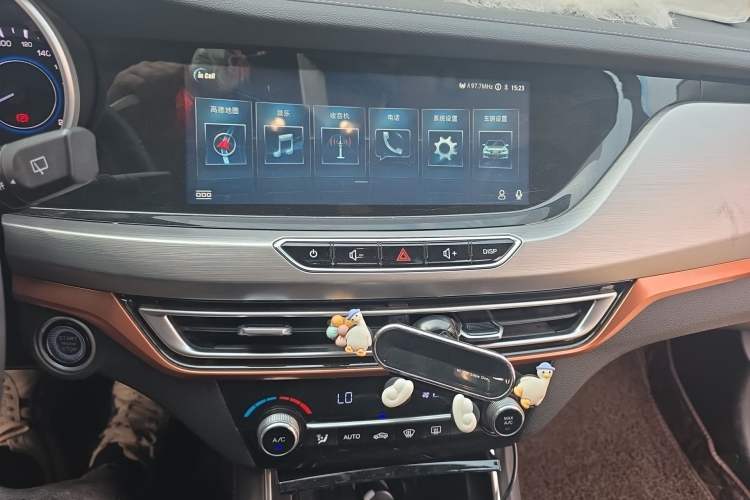 Used CHANGAN Eado 2018 1.6L GDI Manual Trendy Model China V Standard Audio And AC Panel