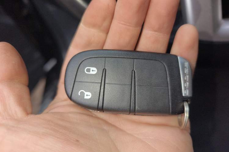 Used Dodge Journey 2013 2.4L Two-Wheel Drive Luxury Version