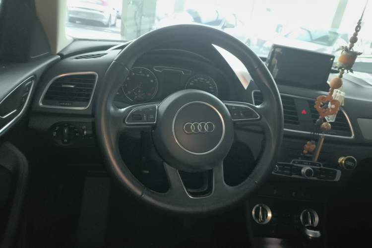 Used Audi Q3 2016 30 TFSI Collector's Edition Intelligent Model
