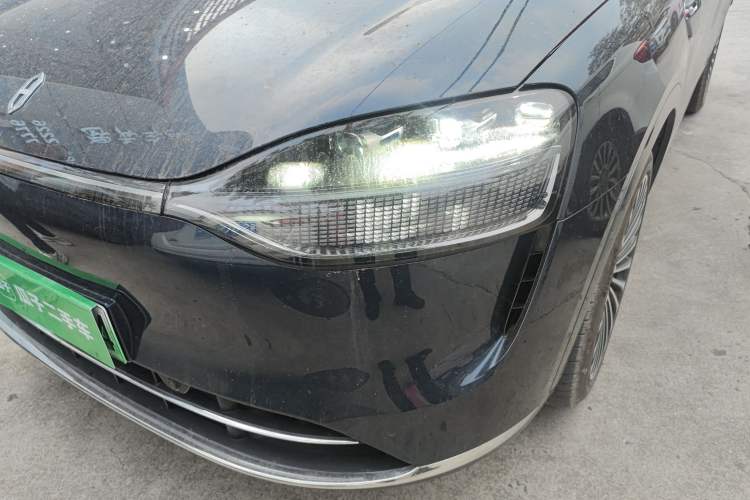 Used Hima AITO M9 2025 Extended-Range Ultra Version 52 kWh 6-Seater
