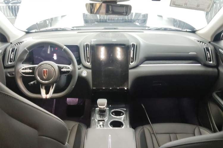 Used Hongqi HS3 2023 1.5T Two-Wheel Drive Shanwei Edition Center Console