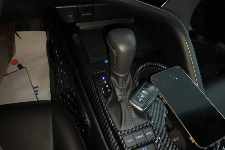 Used Toyota Camry 2023 2.5G Luxury Edition Gear Lever