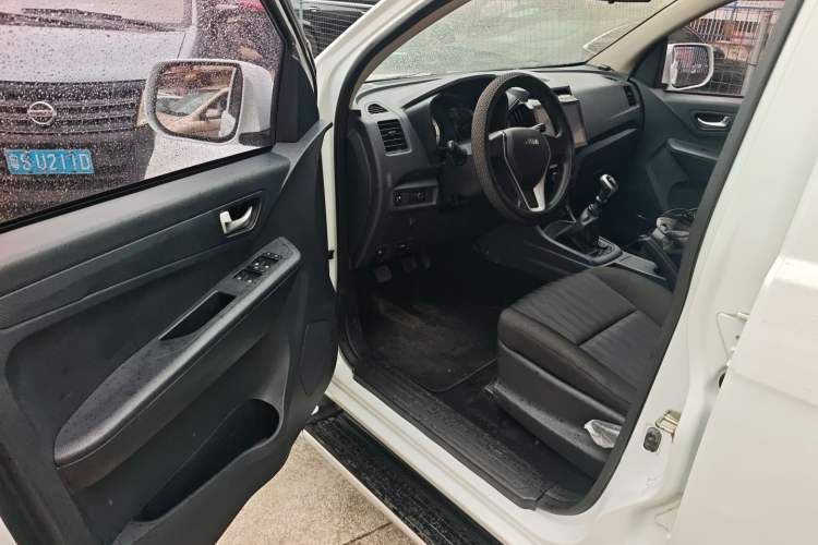 Used Isuzu JLM 2018 2.5T Two-Wheel Drive Diesel Luxury Version JE4D25Q5A