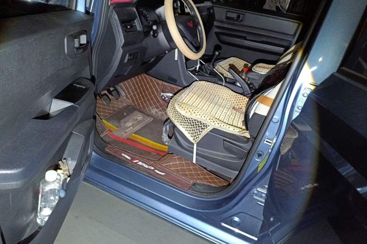 Used Wuling Hongguang PLUS 2020 1.5L Manual Standard Edition 5 Seats Driver Seat