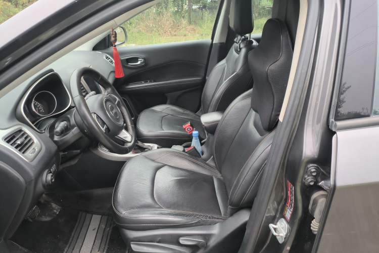 Used Jeep Compass 2017 200T Automatic Family Edition
