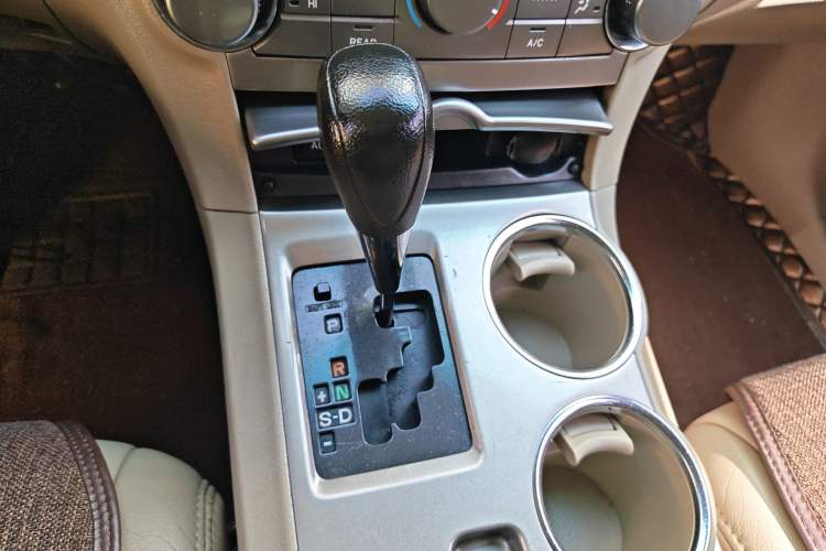 Used Toyota Highlander 2012 2.7L Two-Wheel Drive 7-Seater Elite Edition Gear Lever