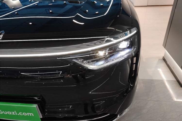 Used Hima AITO M8 2025 Extended-Range Ultra Version 53.4 kWh 6-Seater Edition
