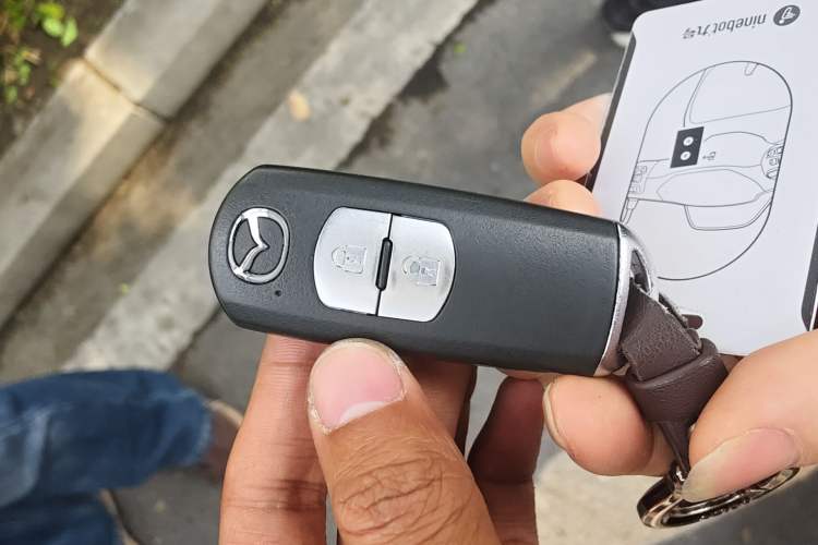 Used Mazda CX-5 2015 2.0L Automatic Two-Wheel Drive Urban Version Interior 1