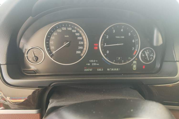 Used BMW 5 Series 2014 525Li Leading Model