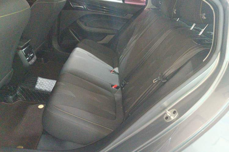 Used Roewe i5 2021 1.5L CVT Platinum Edition